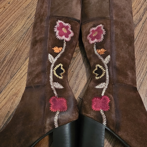 Frye Nove size 6 Embroidered Flower detail - Picture 5 of 10